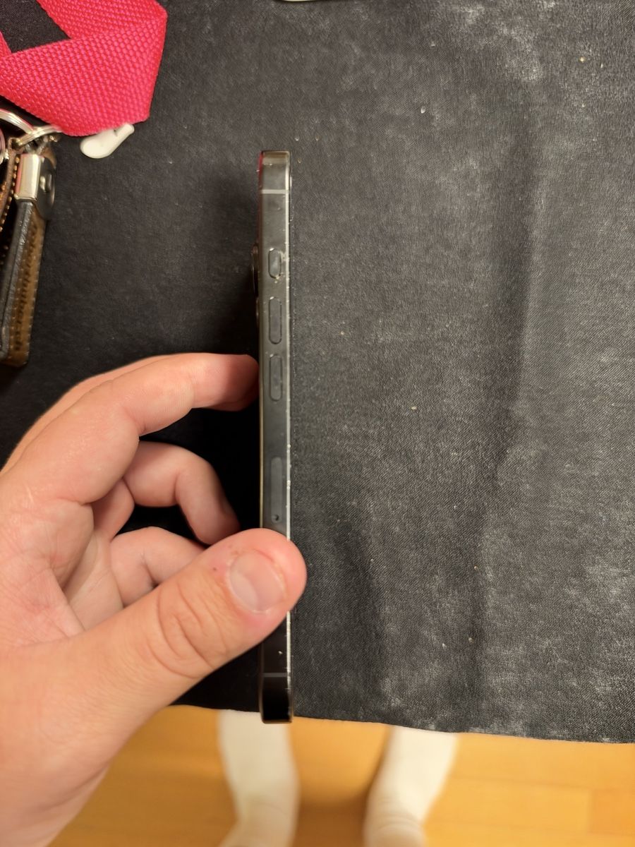 Apple Handys / Smartphones: iPhone 16 Pro 256 GB schwarz – Neu (gemäss Beschreibung) aus Bülach von KikBen07 3