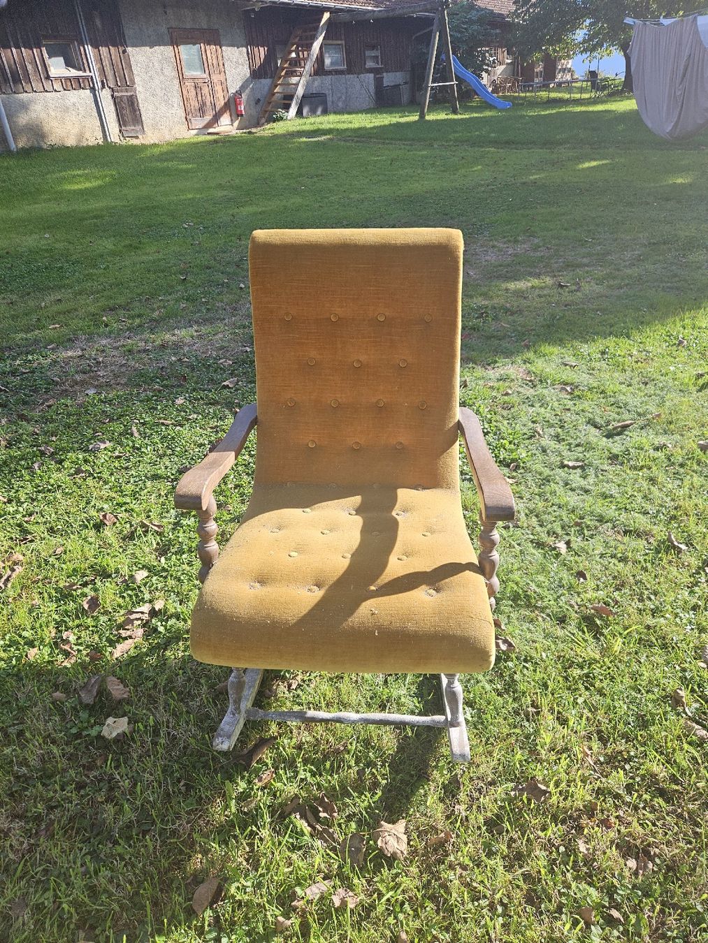 Fauteuils: Alter Schaukelstuhl – D'occasion à Gommiswald par cyr_zw59 1