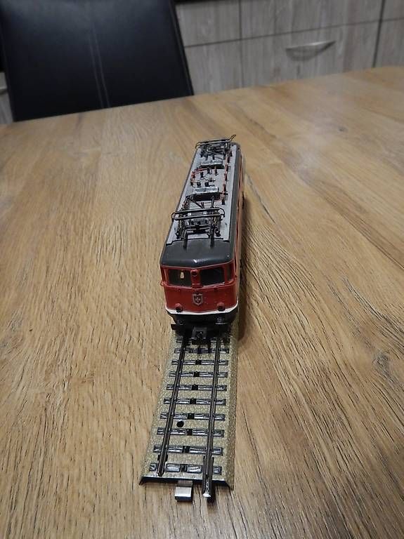 Modellini di ferrovie: SBB Lokomotive – Usato da Frutigen venduto da Tony1813 2
