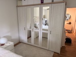 Kleiderschrank