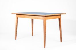 Linoleum Tisch