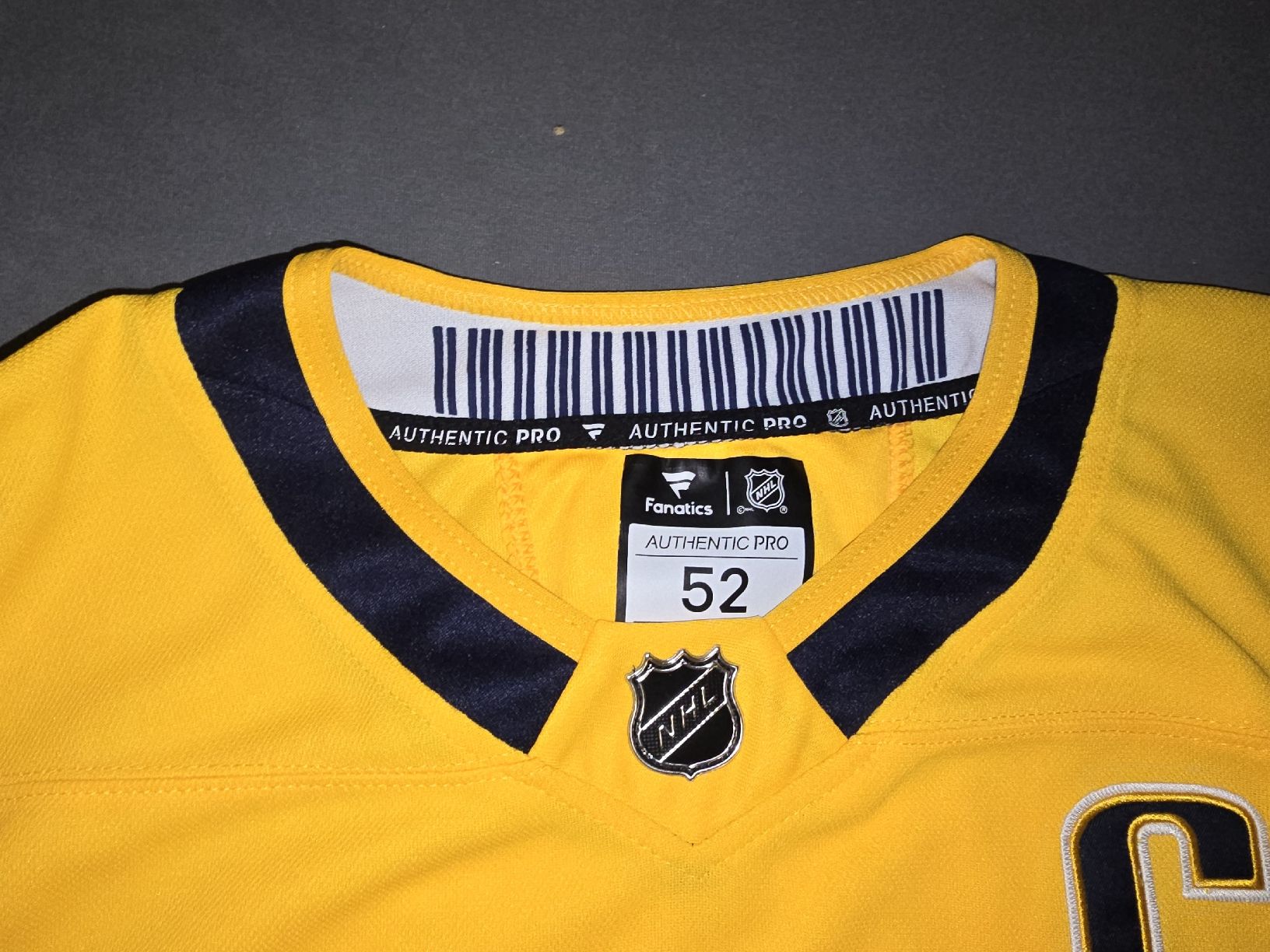 Leibchen & Hosen: Roman Josi Predators Jersey – Gebraucht aus Reigoldswil von stonie73 1