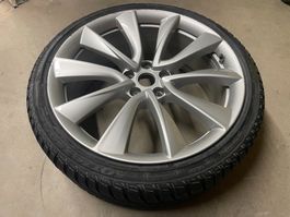 Tesla Model 3 Performance 20" Turbine Felgen + Michelin