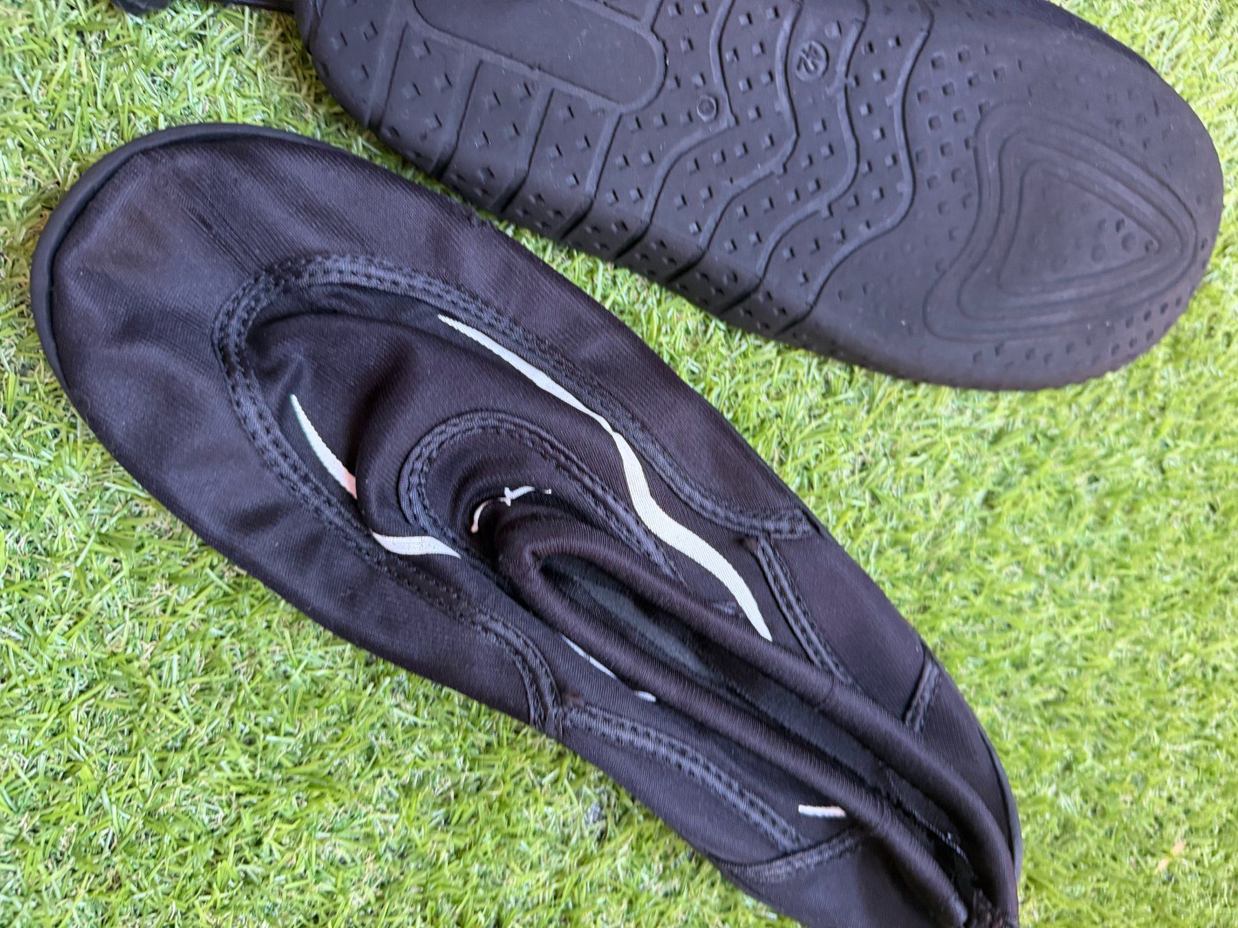 Chaussures hommes: Wasserschuhe Grösse 42 schwarz – D'occasion à Riehen par ann_76jw 5