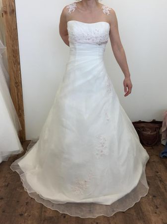 Traumhaftes Brautkleid, Gr. 38