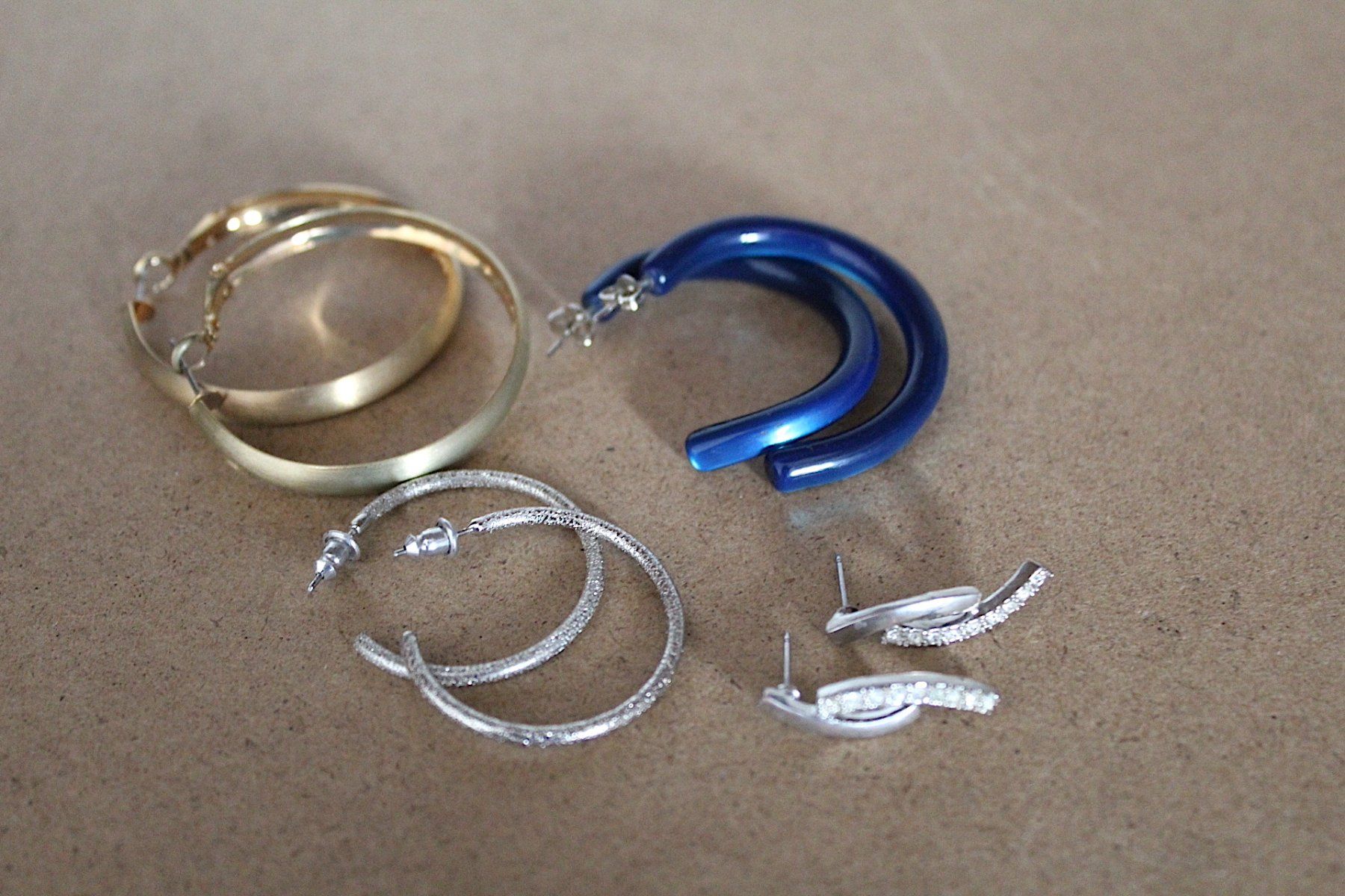Orecchini pendenti & Orecchini a lobo: 4 x Modeschmuck Ohrringe, – Usato da Locarno venduto da madame-tus-sauds 2
