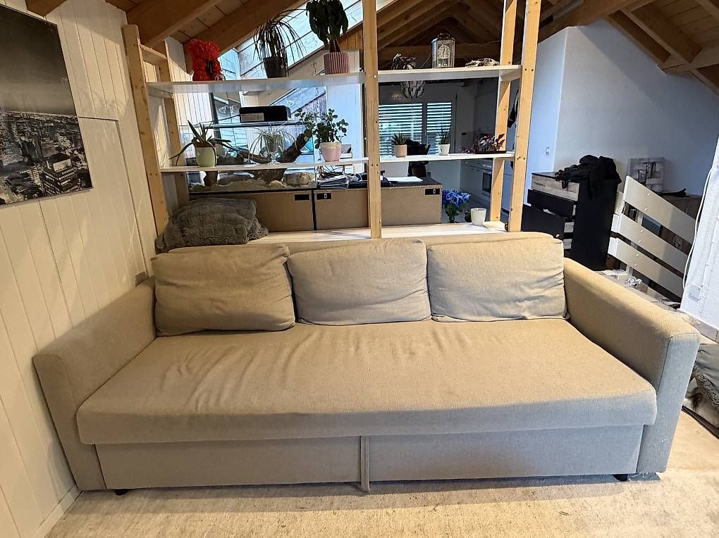 Sofas: Sofa-Bett – D'occasion à Luzern par Samira._.