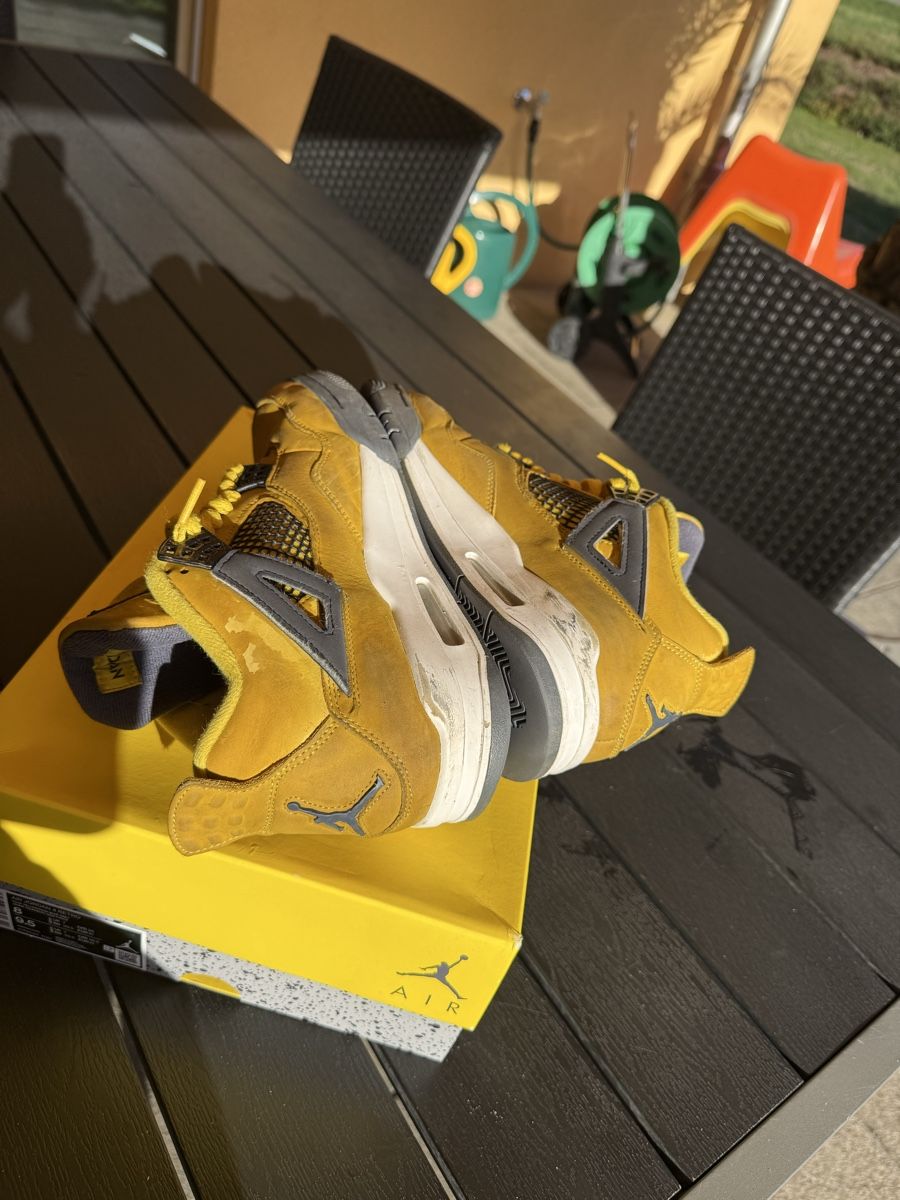 Scarpe da uomo: Air Jordan 4 Yellow Thunder – Usato da Huttwil venduto da sar_lbv8 2