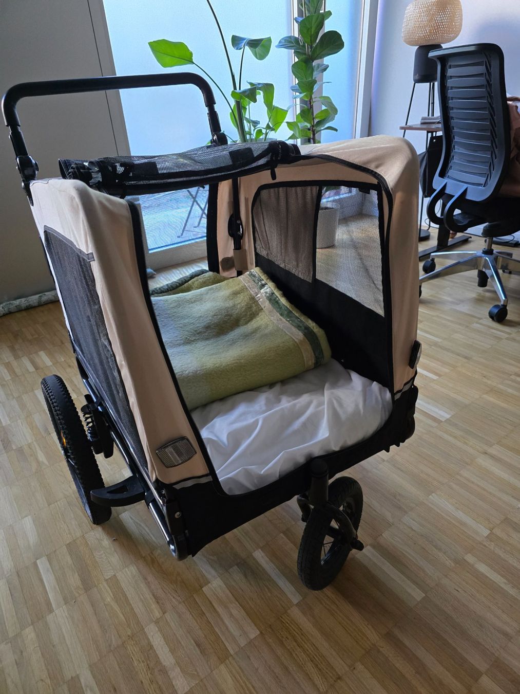 Rimorchi: Hundeanhänger/ Dog Wagon/ Dog stroller – Usato da Zürich venduto da elv_2yj7