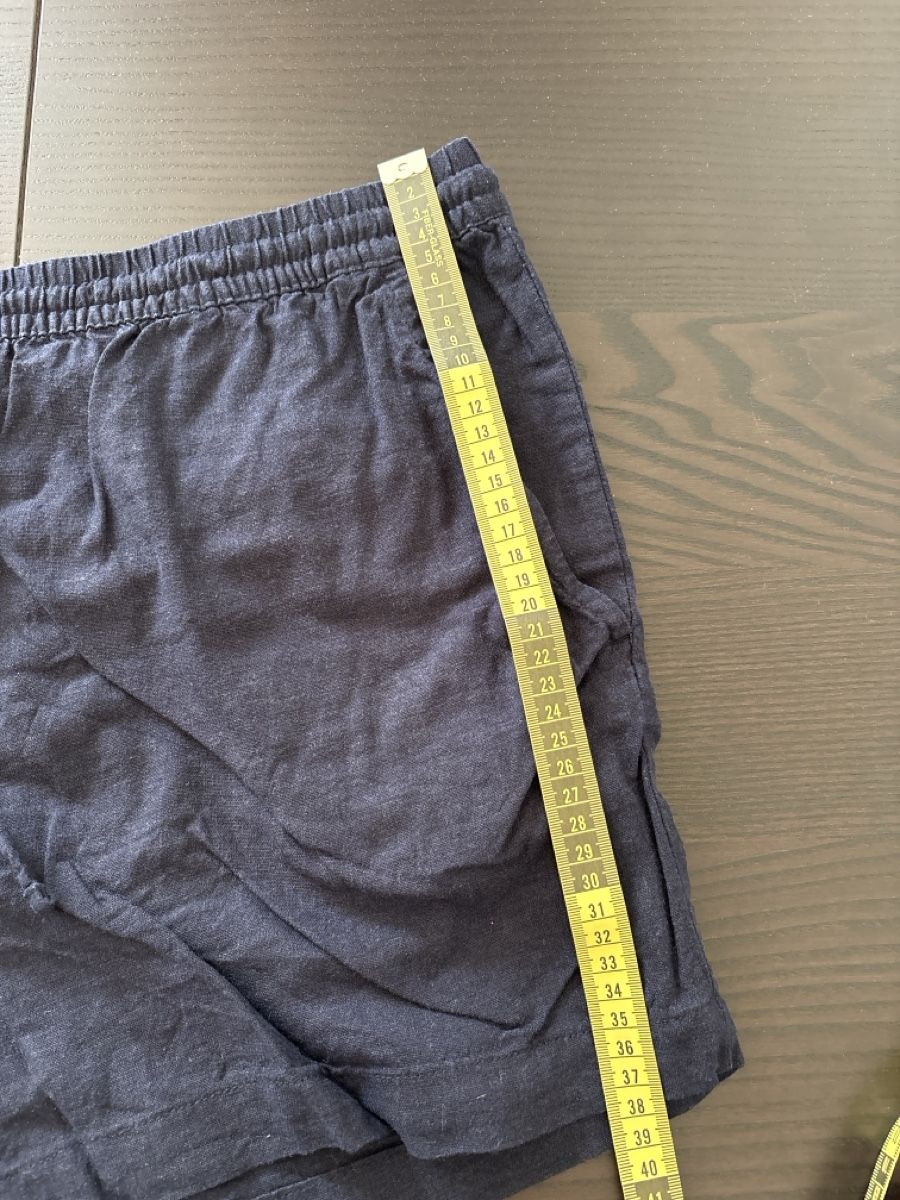 Hosen: Dunkelblaue Shorts, Grösse L, neuwertig – Neu (gemäss Beschreibung) aus Adliswil von ninotschka7 4