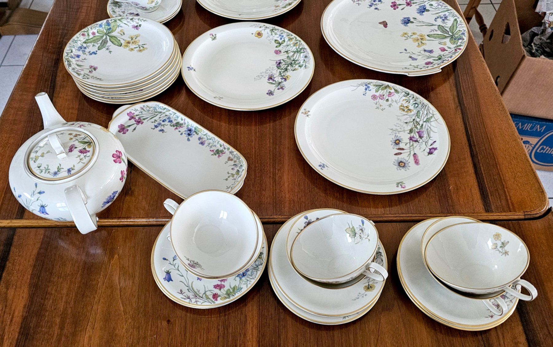 Set di piatti: Tee- und Kaffeeservice von Krautheim – Usato da Walenstadt venduto da pedroju-1 1