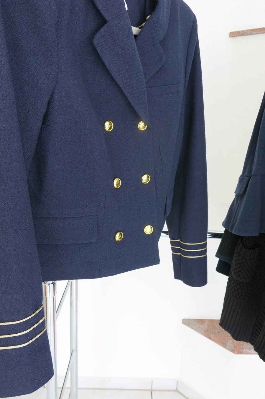 Jacken: Hübscher Kurzblazer Admiral-Stil – Gebraucht aus Lachen SZ von artbyblondangel 9