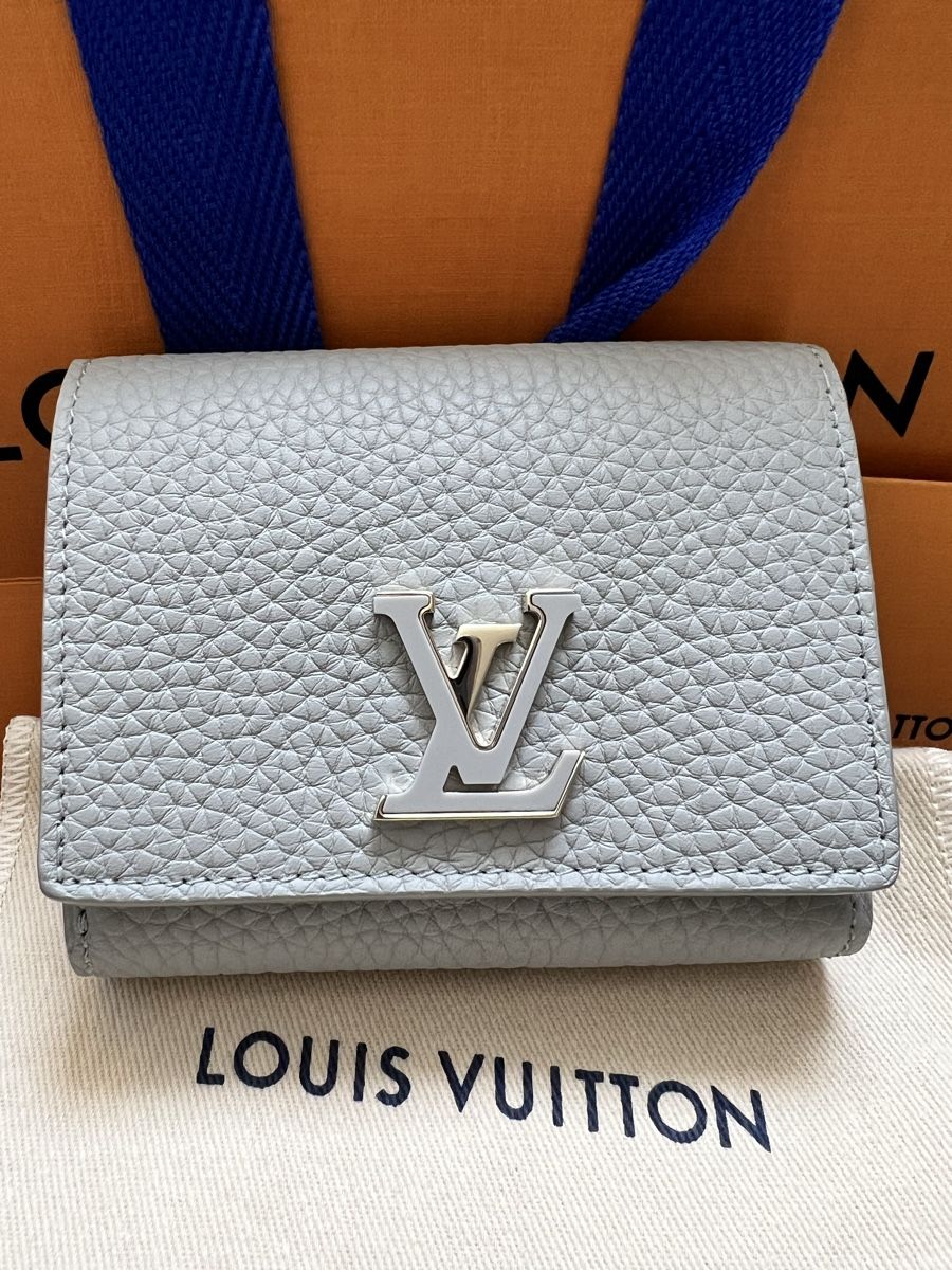 Louis Vuitton Portemonnaie: Louis Vuitton Capucines Tiny Portemnnaie - NEU – Neu und originalverpackt aus Amriswil von Austinn 1