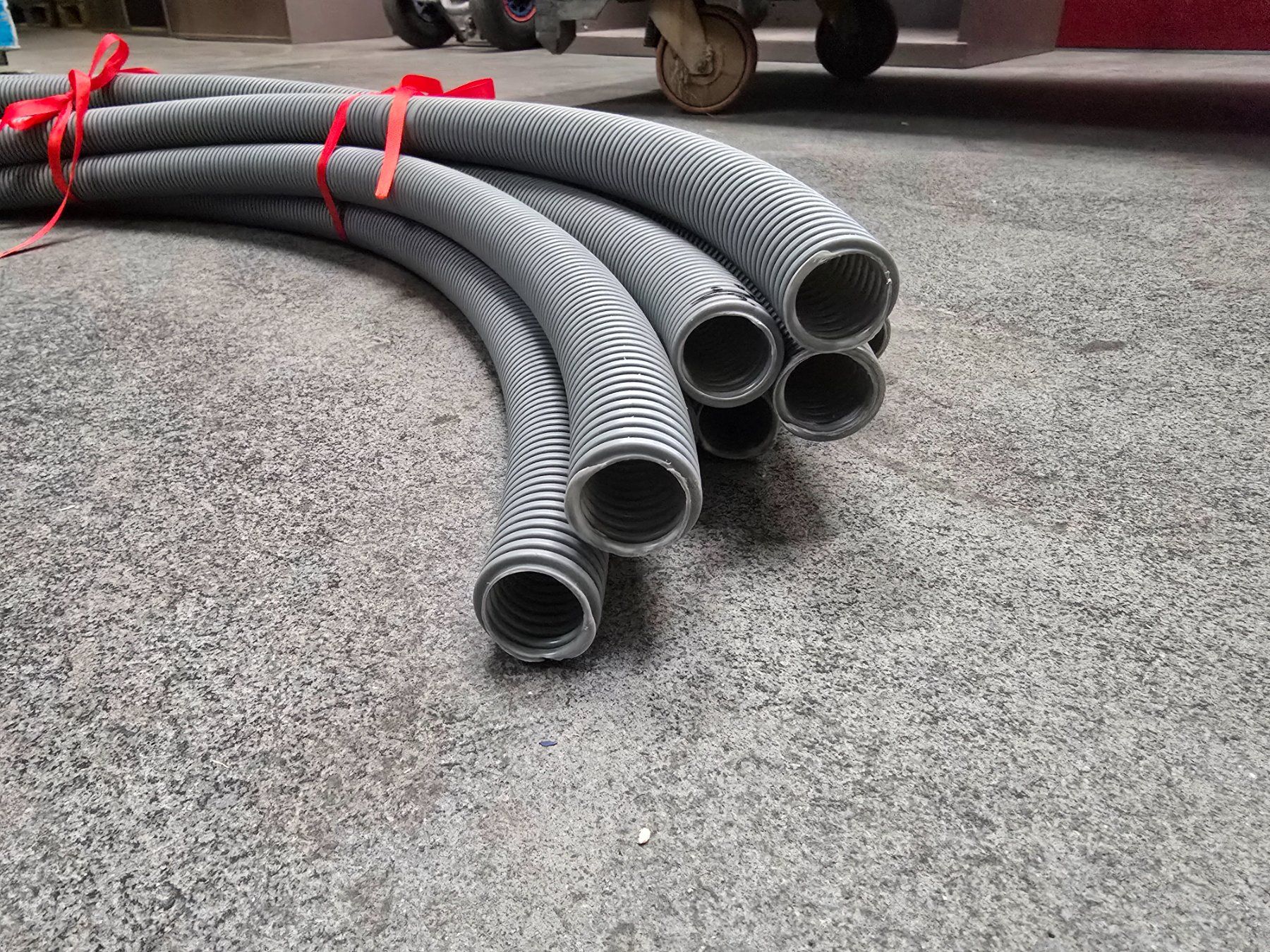 Tutti gli attrezzi: Posten Elektrorohr Stücke 95cm innen D: 2,4cm ab 1.- – Usato da KRINAU venduto da Mio_Liqstyle 3