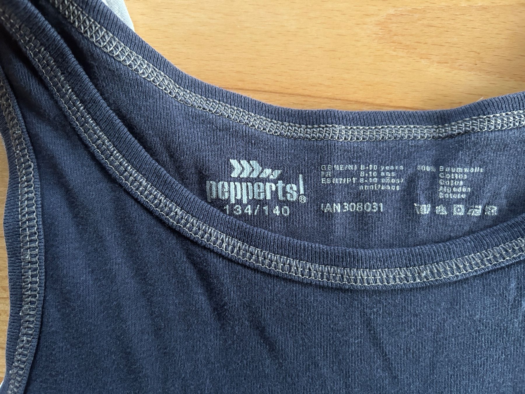 Unterwäsche: Dreierpack Unterleibchen Grösse 134/140 – Gebraucht aus Grosswangen von che_gr 2