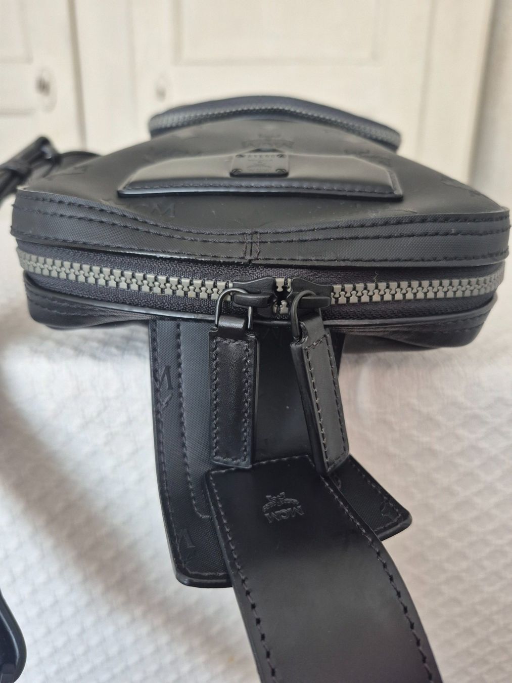 Mcm Zaini: MCM Rucksack bzw. Brusttasche – Usato da Dottikon venduto da Pega7 6