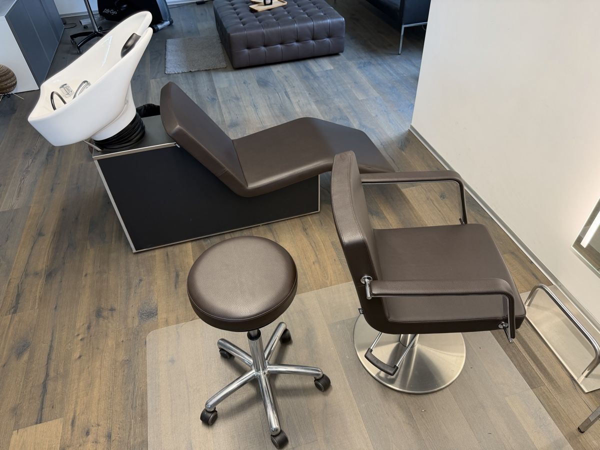 Fauteuils: Kiela Coiffeur-Einrichtung komplett – D'occasion à Rotkreuz par _SimonLustenberger_ 1