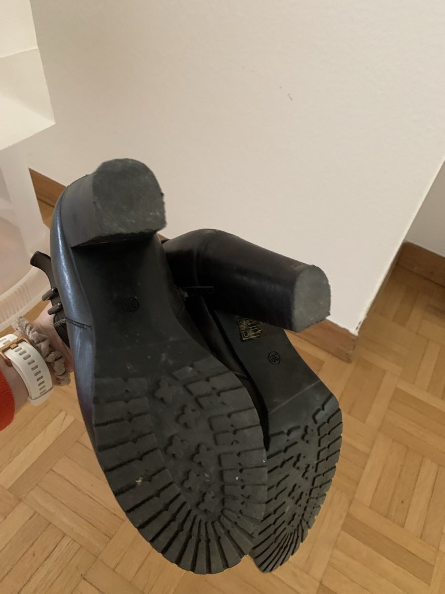Scarpe da donna: Echtleder Boots in Gr. 39 – Usato da Uster venduto da snickers3 3