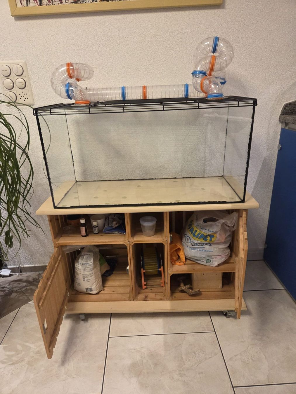 Terrarium: Hamsterkäfig mit Untermöbel – Gebraucht aus Stetten AG von Novell1