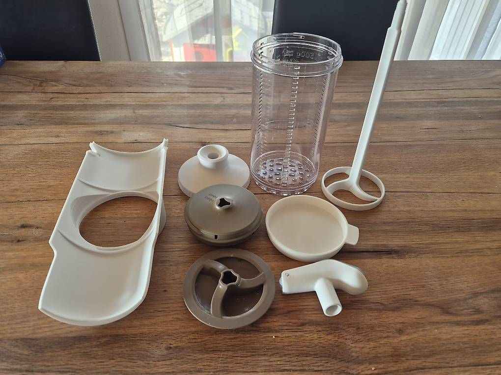 Betty Bossi Elettrodomestici da cucina: Original Betty Bossi Spätzle Maker – Usato da Koppigen venduto da abu_5syv 1