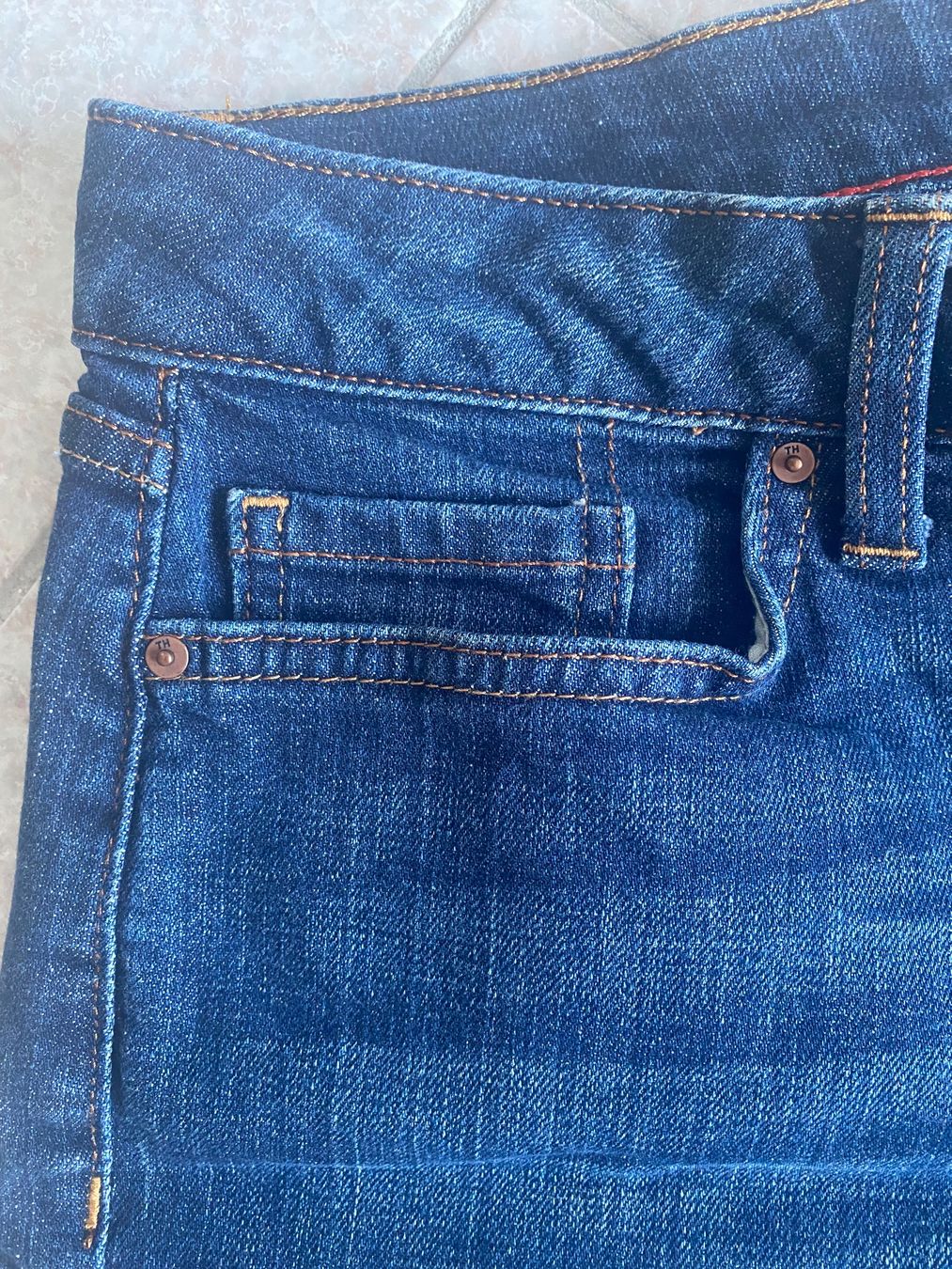 Tommy Hilfiger Jeans: TOMMY HILFIGER Denim Shorts – D'occasion à Besazio par lionheart63 2
