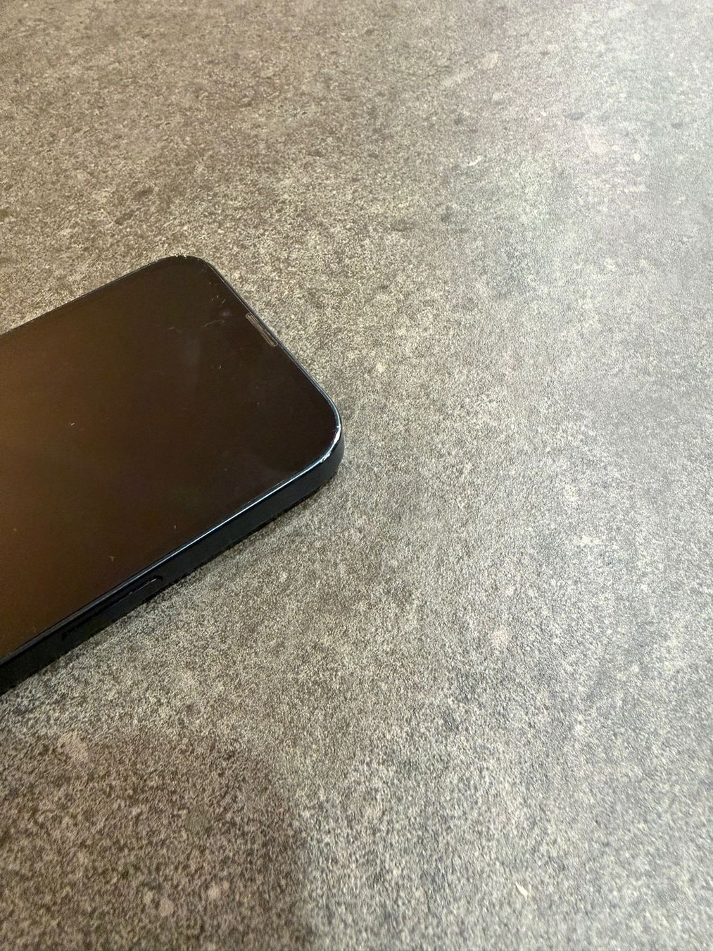 Apple Telefoni cellulari / Smartphones: iPhone 13 - 128 GB – Usato da Cadro venduto da kiks27 4