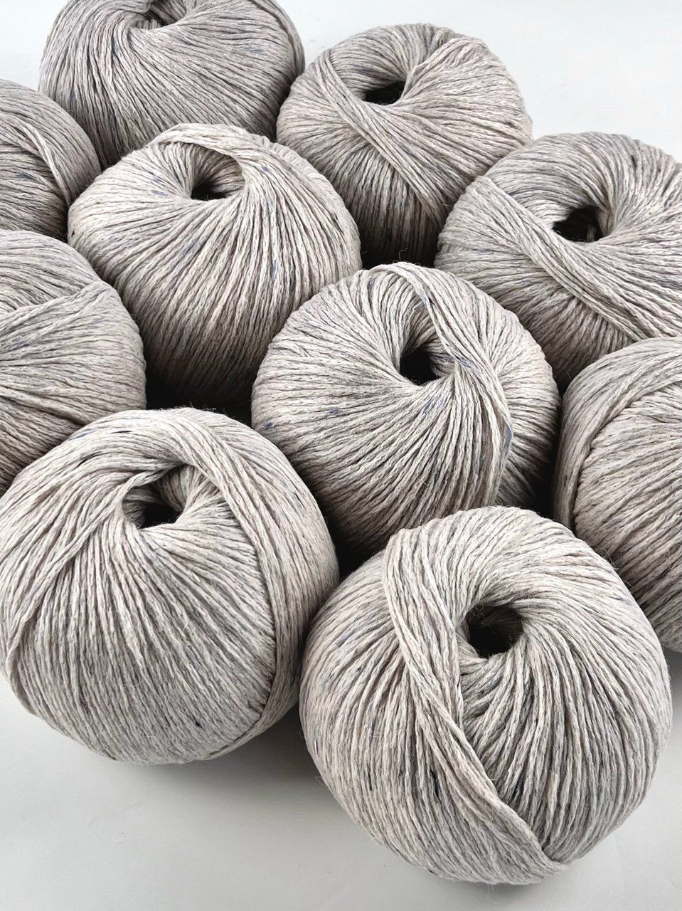 Wolle: 1kg Strickwolle 10 Knäuel Grau – Neu (gemäss Beschreibung) aus Plons von Zimpfer 3