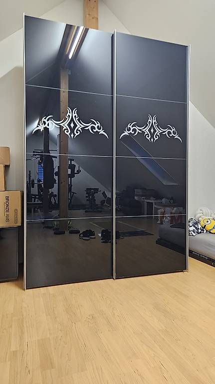 Armadi: Kleiderschrank mit Schwebetüren – Usato da Ossingen venduto da carandbiketuning