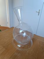 Ausgefallene Glas-Dekantierkaraffe mit Standring