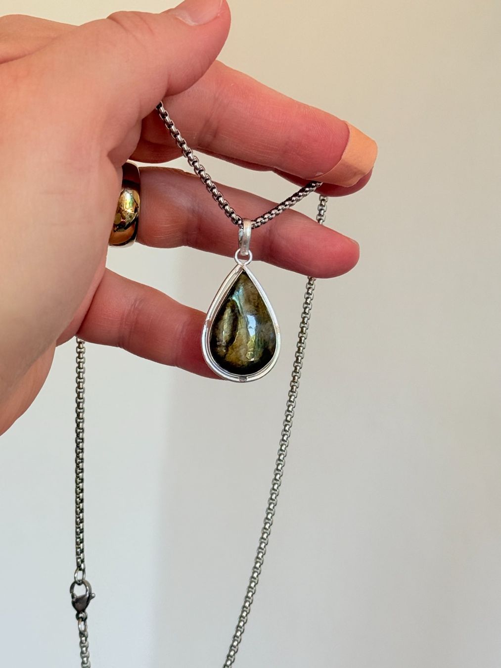 Ketten: Collier Labradorite, forme goutte d'eau – Neu und originalverpackt aus Genève von AWWA 7