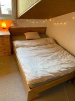 Gemütliches Eichenholz Bett (140x200) mit Matratze