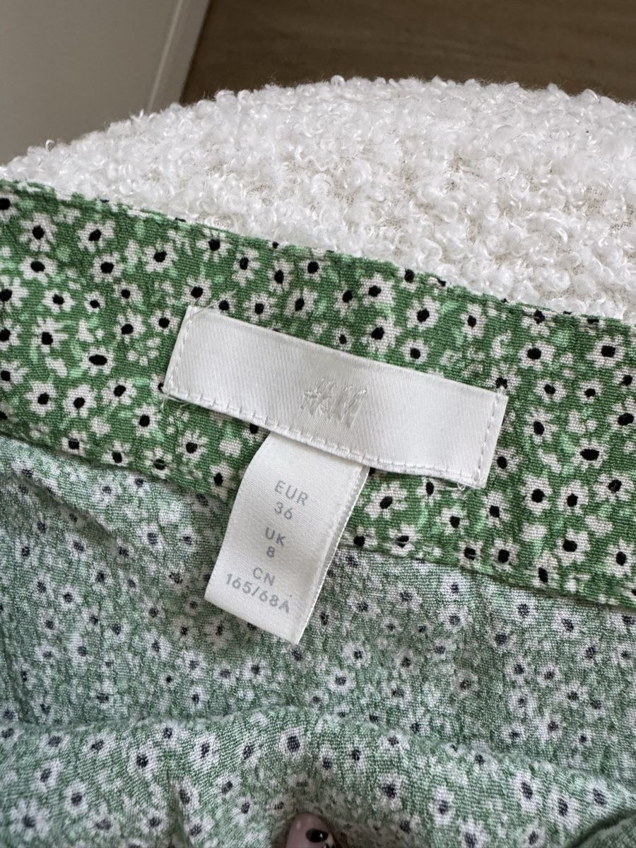 H&M Gonne: H&M skirt – Nuovo (secondo la descrizione) da Ermenswil venduto da Andreia_lopes01 1