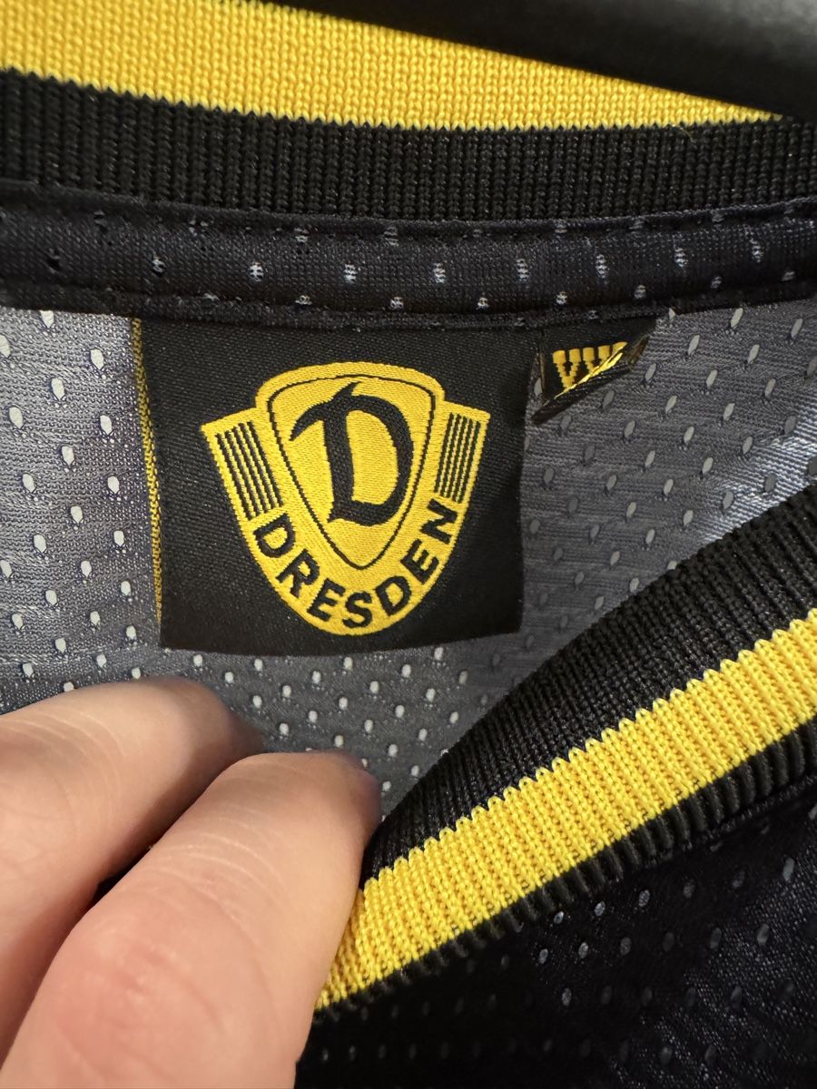 Dynamo Dresden Canottiere & Pantaloni: Tanktop Dynamo Dresden schwarz Grösse XXL – Usato da Biberist venduto da etesummer 1