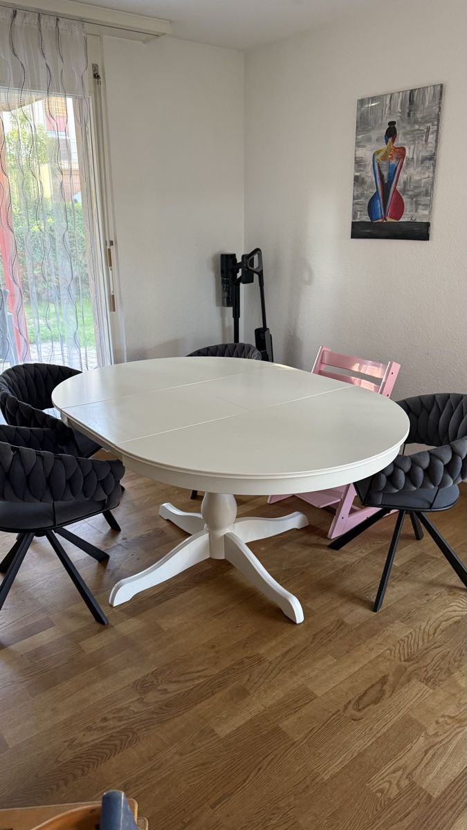 Tavoli: Ikea  Esstisch weiss rund gebraucht – Usato da Ueberstorf venduto da man_p2fy 1