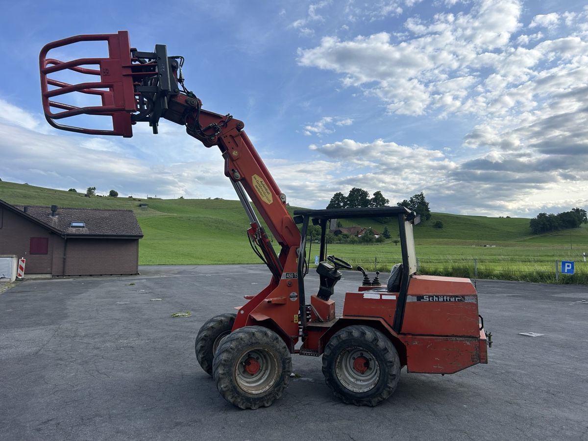 Schäffer Caricatori: Schäffer 450 TS Hoflader – Usato da Fahrni venduto da vario415