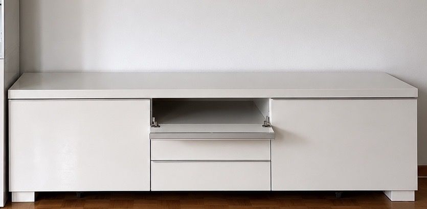 Vitrinen: Vitrine + Sideboard  – Neu (gemäss Beschreibung) aus Zug von bluesky84