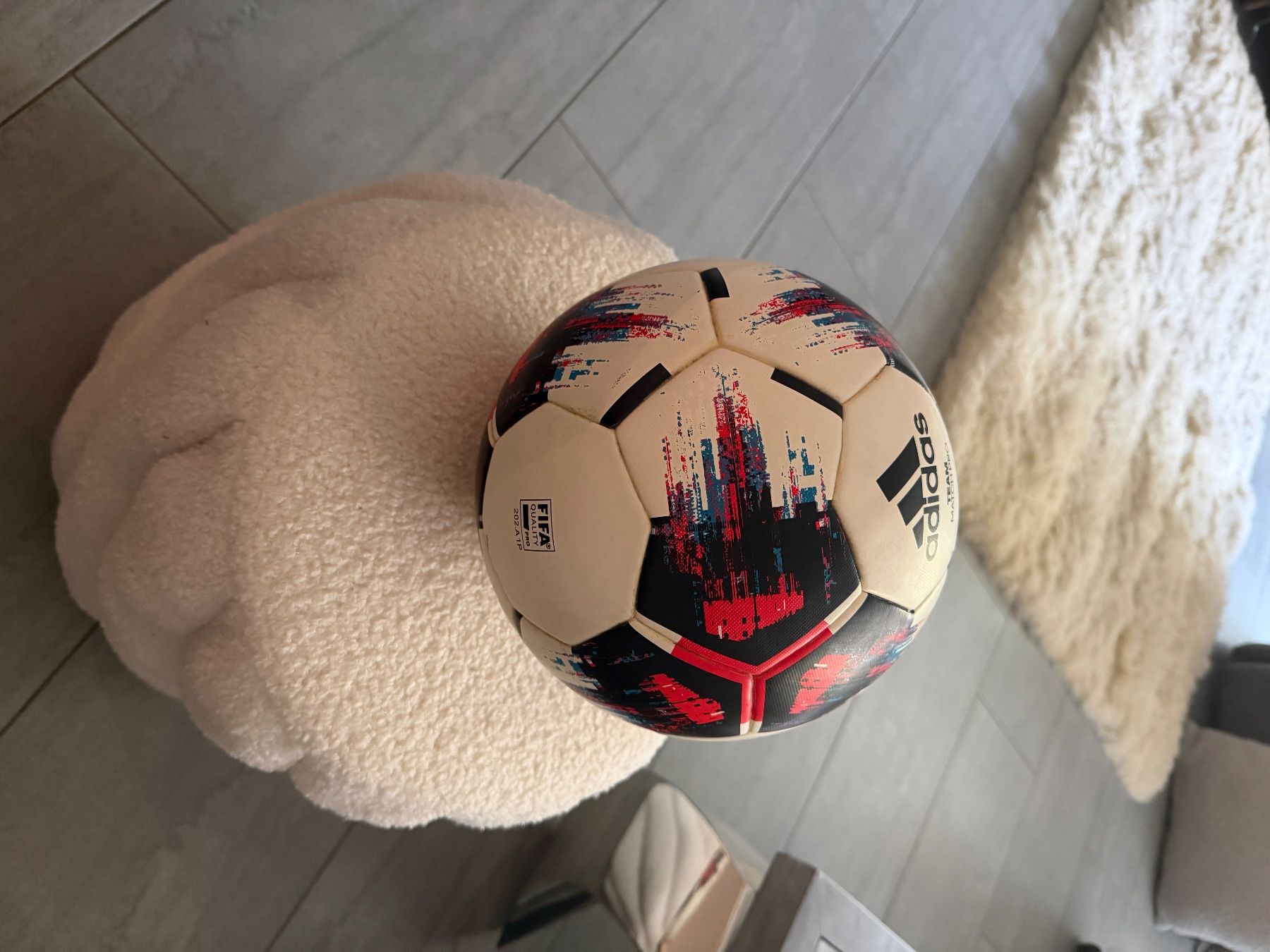 Adidas Bälle: Adidas Fussball – Gebraucht aus Rütihof von Roman.m7 1