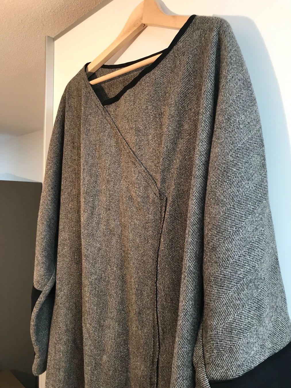 Kleider: Wollkleid Frauen Grau – Neu (gemäss Beschreibung) aus Therwil von jonasiw 1