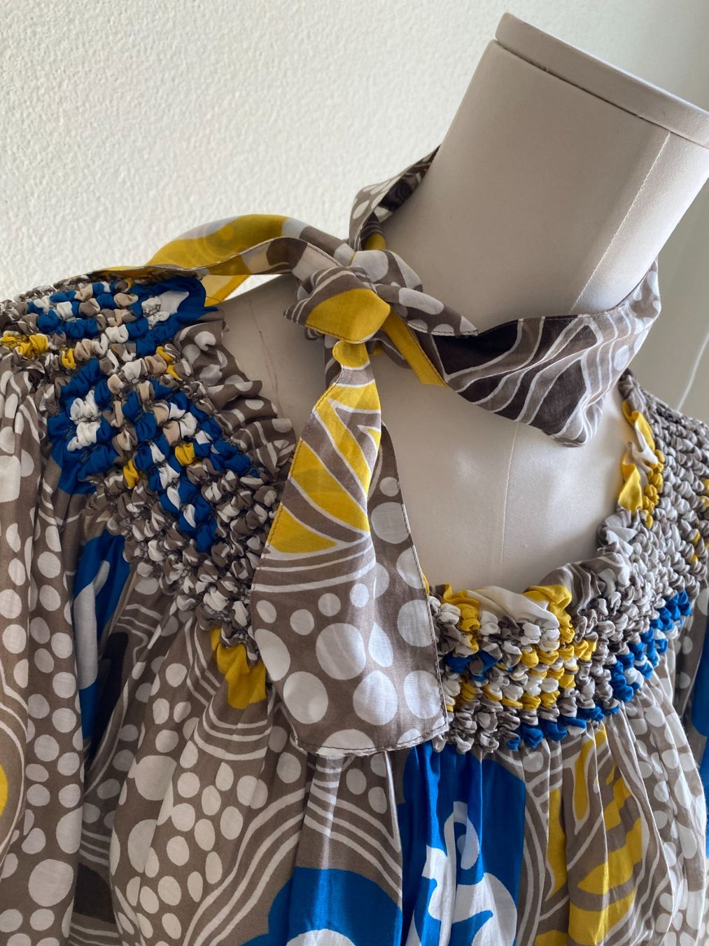 Escada Camicette: Escada Bluse mit Carmenausschnitt – Usato da Zürich venduto da Gemi 5