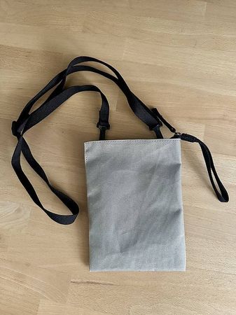 Kleine Umhängetasche ideal für Wertsachen