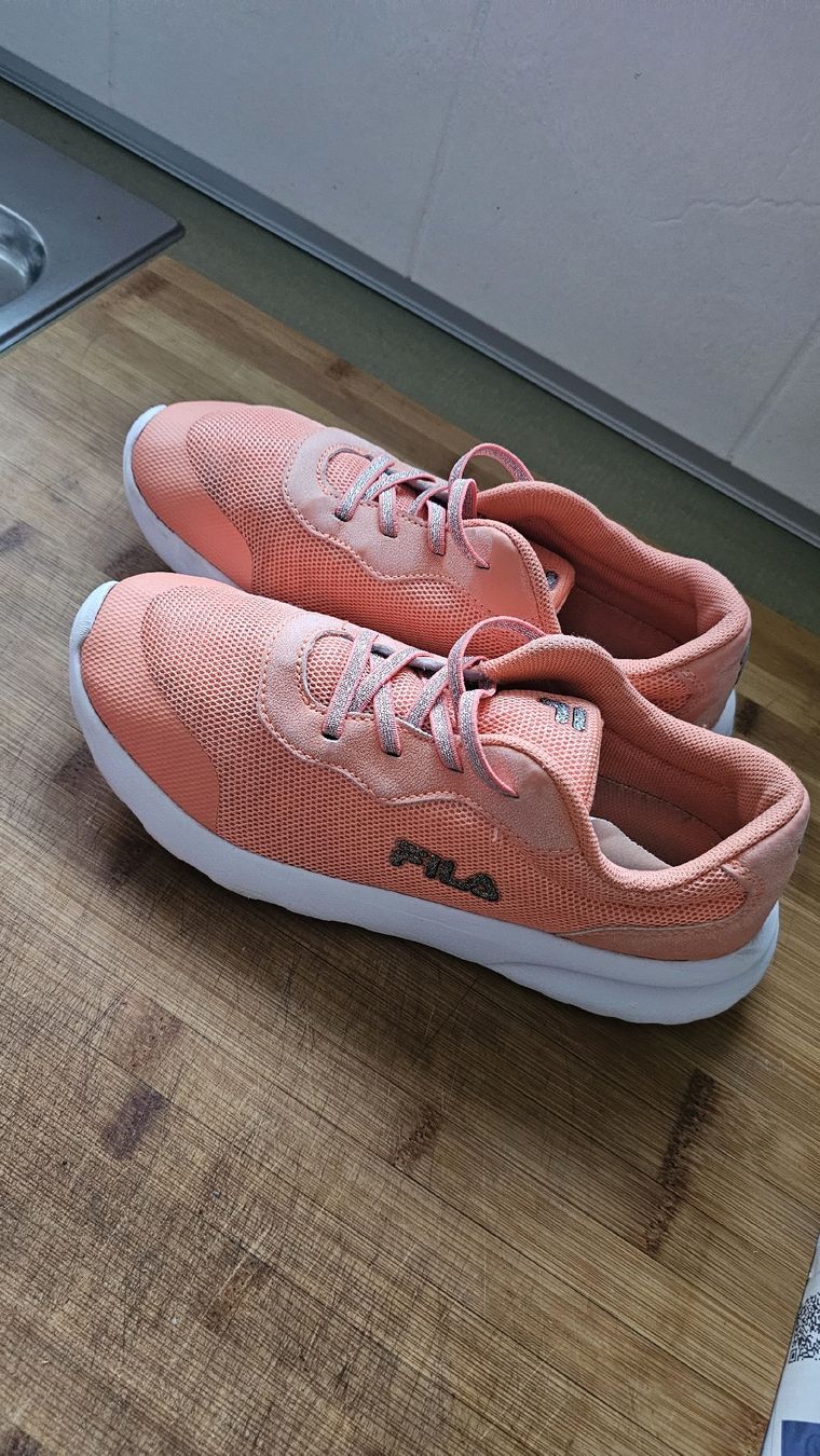 Scarpe da donna: Damen-Schuhe  Fila – Usato da Frauenkappelen venduto da Deby89gn 1