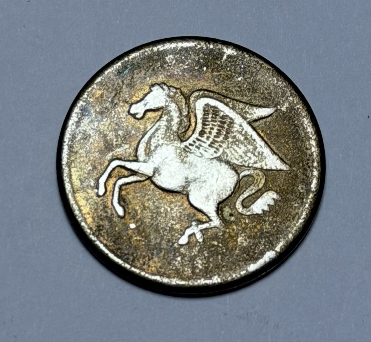 Tutti le monete: Pièce ancienne avec cheval ailé – Usato da La Tour-de-Trème venduto da Ahamaya