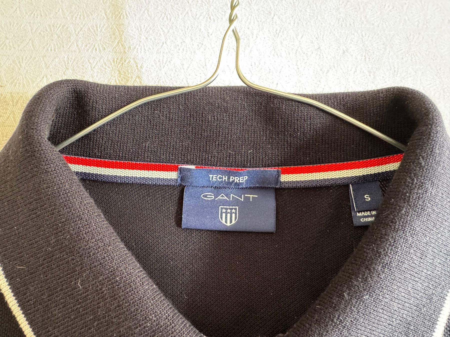 Gant Magliette Polo: Polo GANT neuf, noir, taille S – Nuovo (secondo la descrizione) da Genève venduto da brigantium 1