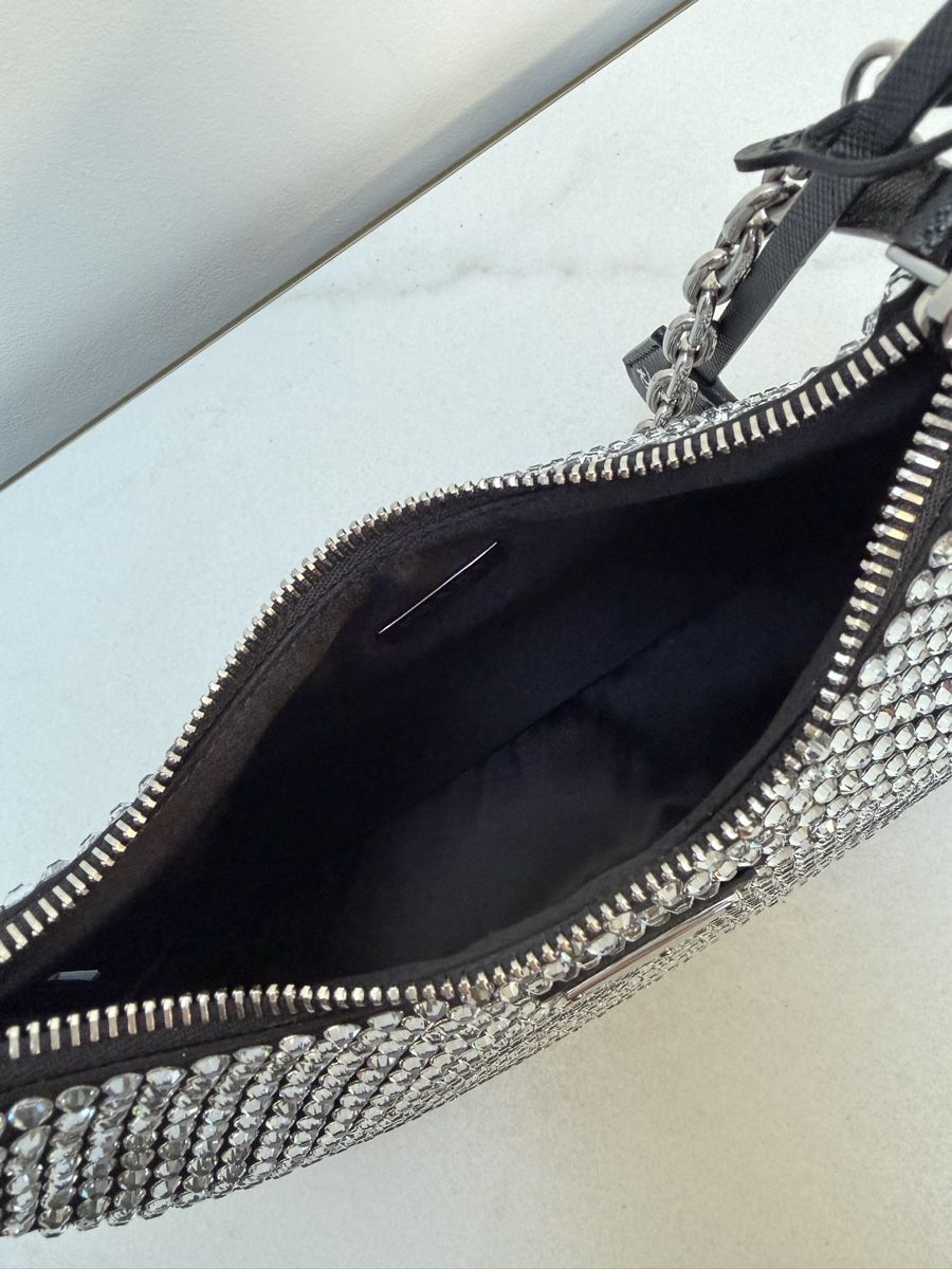 Prada Borse da donna: NEW Prada Re-Edition 2005 satin bag with crystals – Nuovo (secondo la descrizione) da Vacallo venduto da kellyyy 4