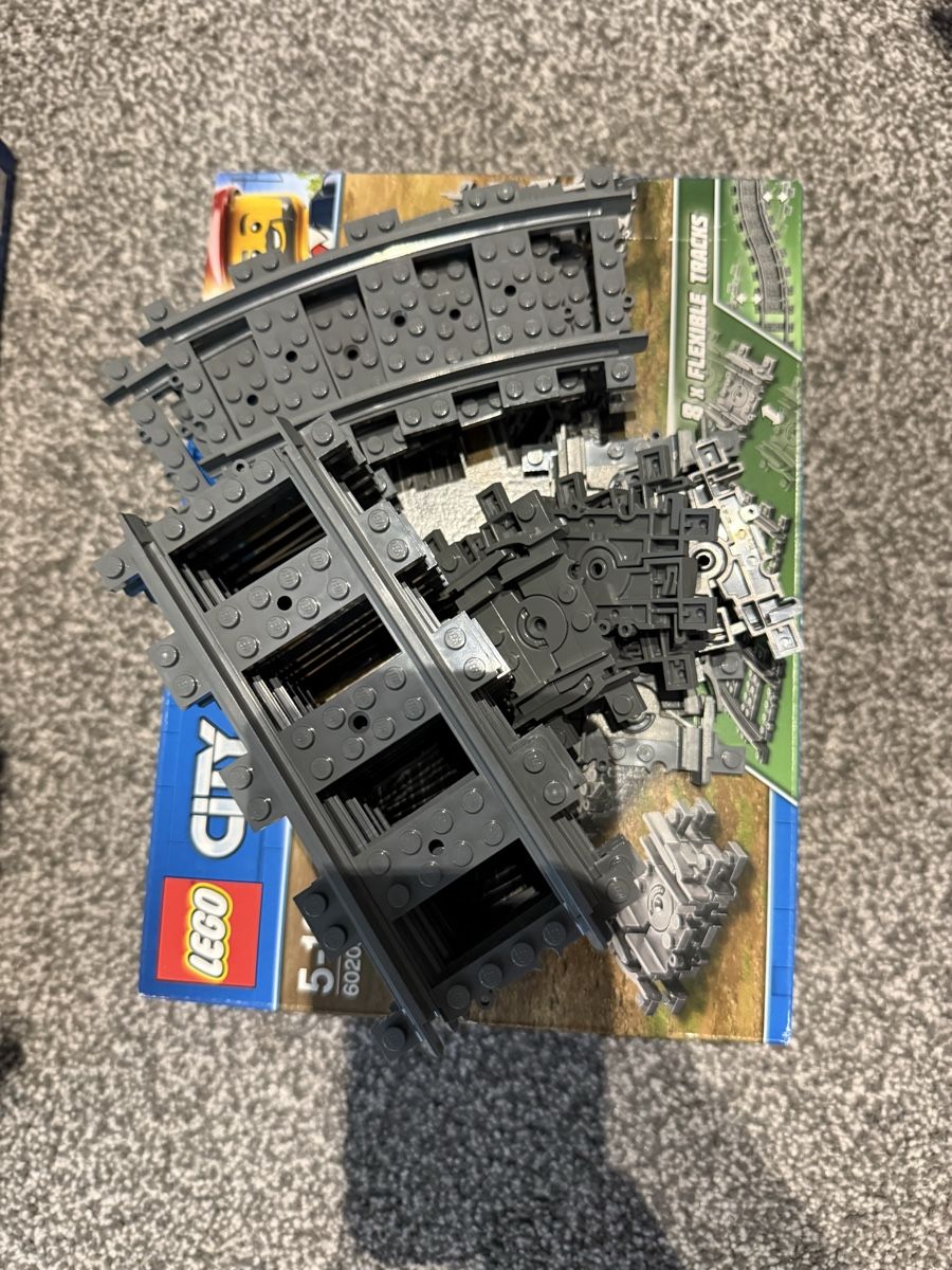 Lego Baukästen: Lego 60205 Train track – Gebraucht aus Oberwil BL von napetak