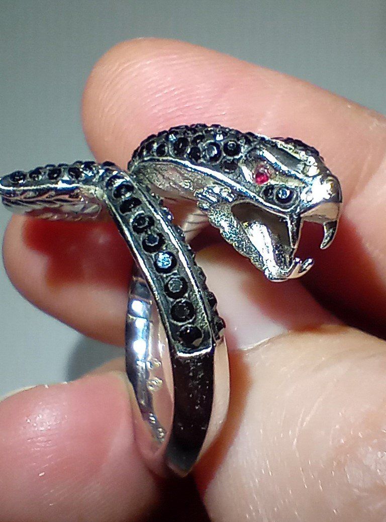 Swarovski Ringe: Bague Swarovski Cobra royal - taille 53 – Gebraucht aus Neuchatel von Vlenoble