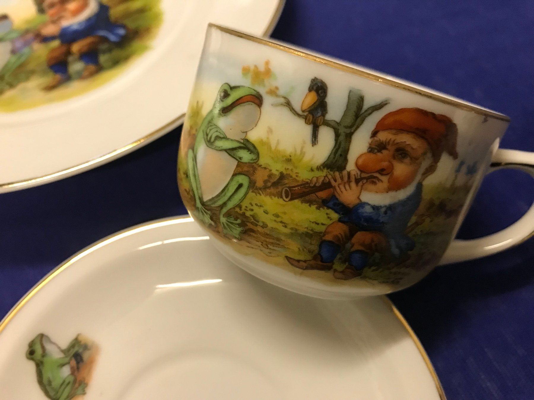 Set di piatti: Antikes Kindergeschirr mit Zwergenmotiv – Usato da Zürich venduto da Danizh 3