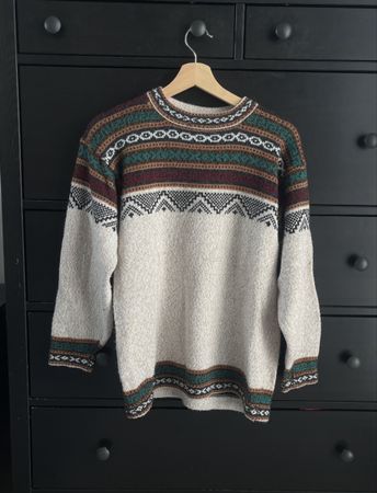 Pullover mit Ethno Muster