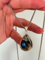 Collier avec pendentif larme en labradorite