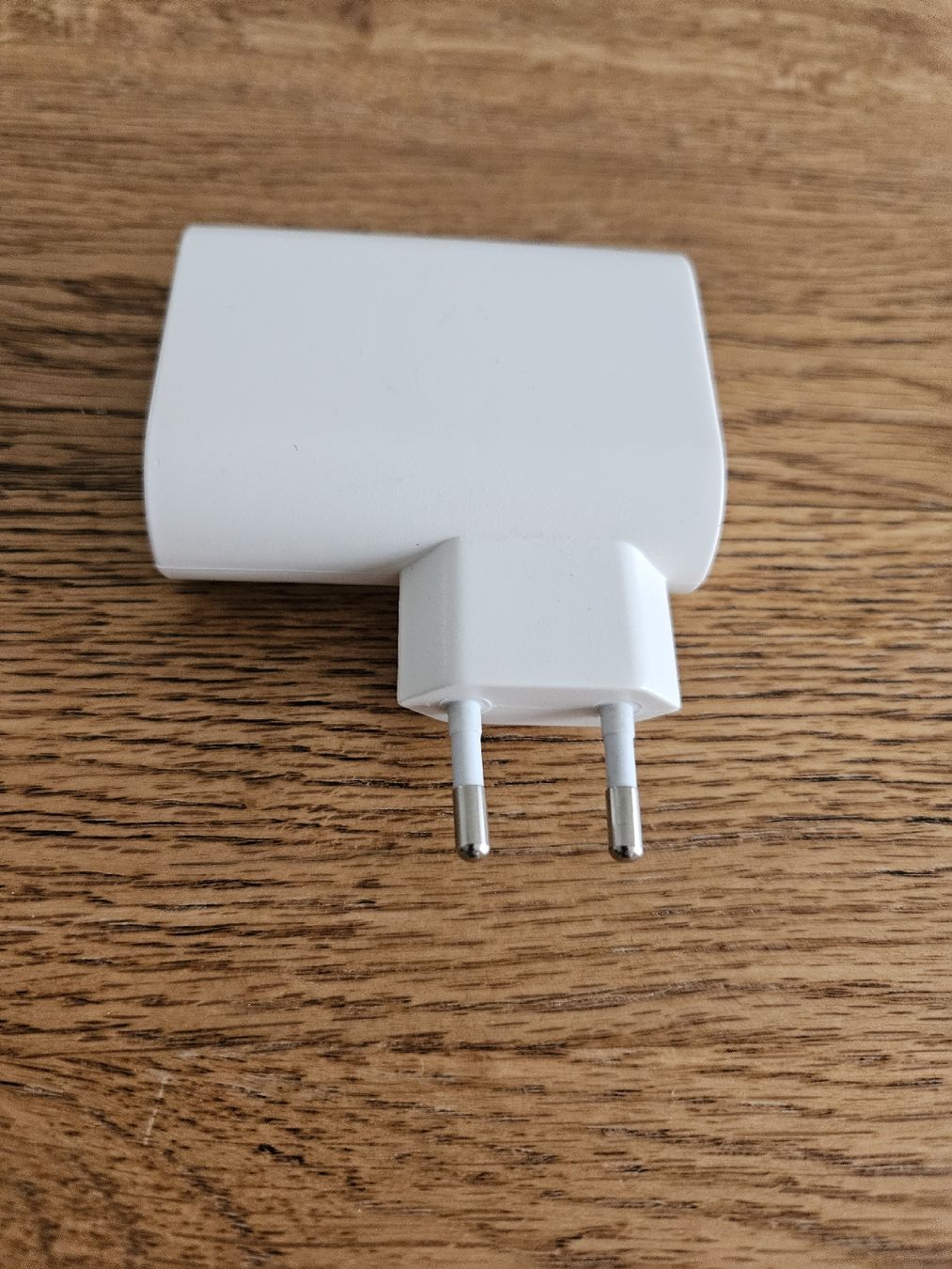 Caricabatterie: Strom und 3 USB-Anschlüsse, Ladegerät CH-Stecker – Nuovo (secondo la descrizione) da Zürich venduto da zweistein03 1